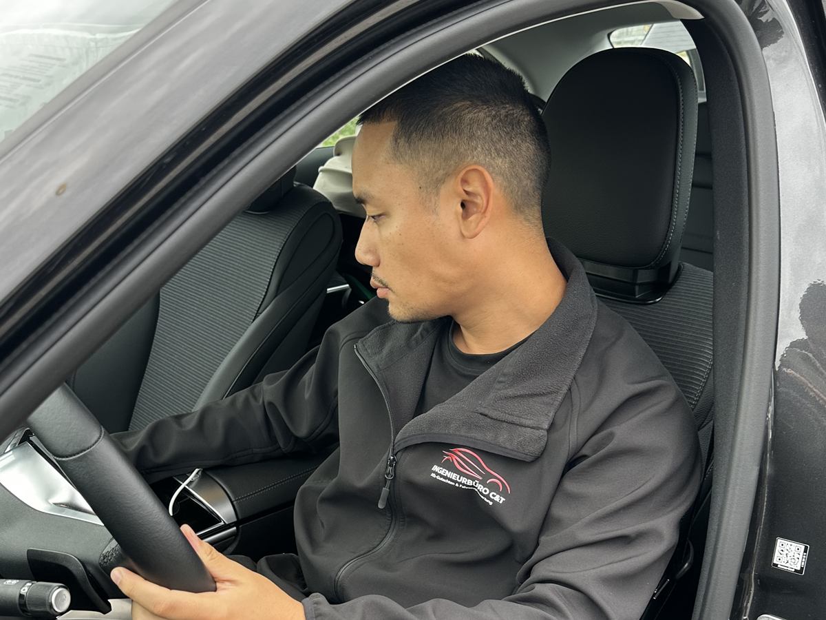 Thien Cam, Kfz-Sachverständiger beim Ingenieurbüro C&T