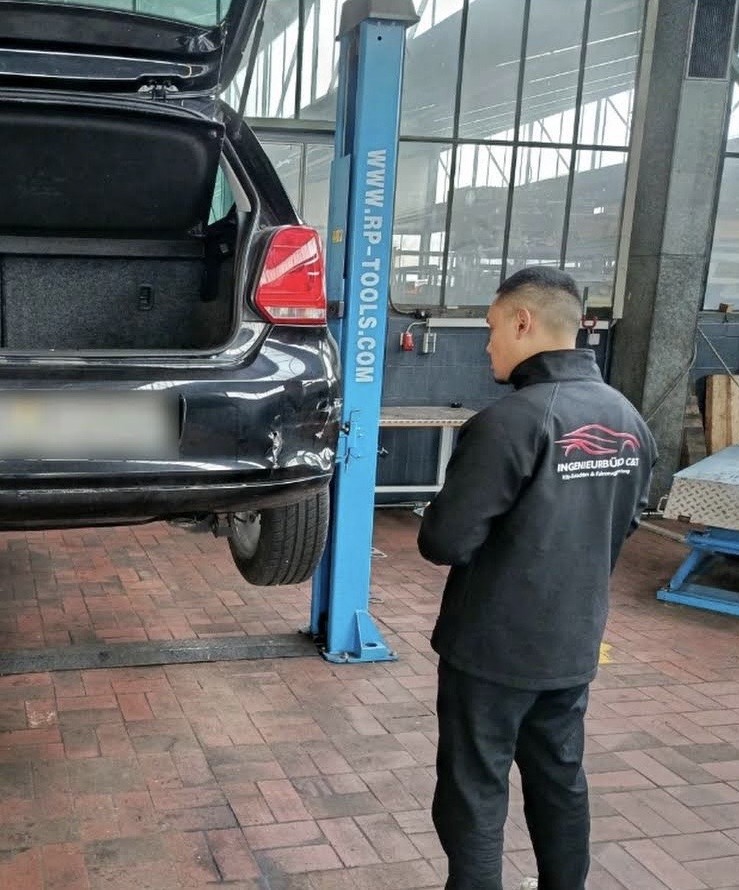 Fahrzeugprüfung und Klärung der Gutachtenkosten in Holzgerlingen